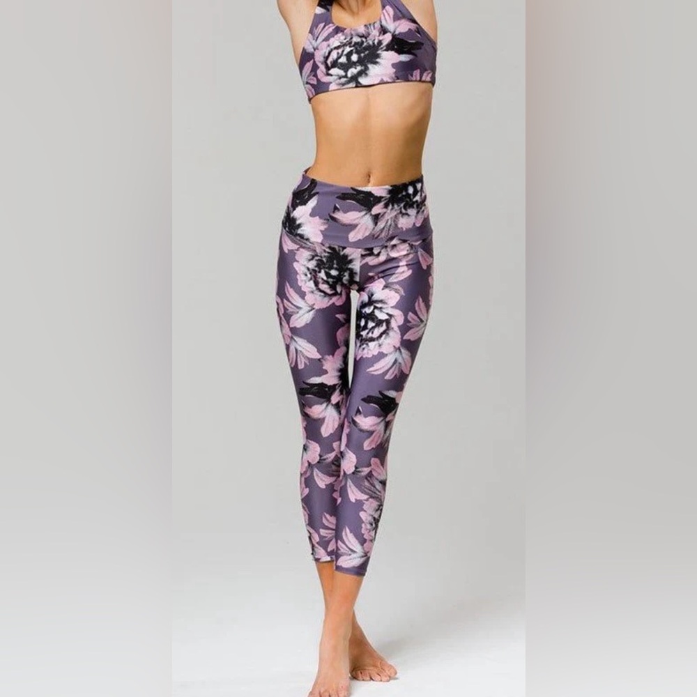 Onzie Flow peony floral high waisted leggings